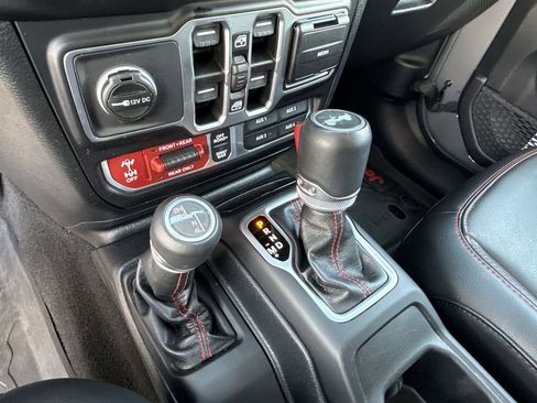 Used 2021 Jeep Wrangler Unlimited Rubicon AWD/4WD image 19