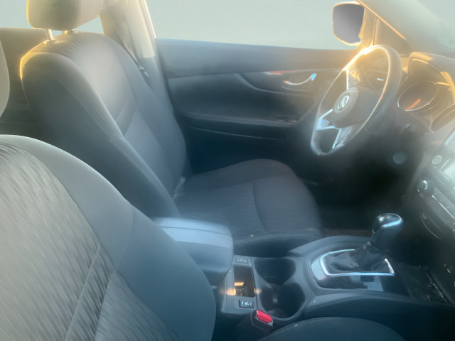Used 2019 Nissan Rogue S w/ Special Edition Package FWD image 4