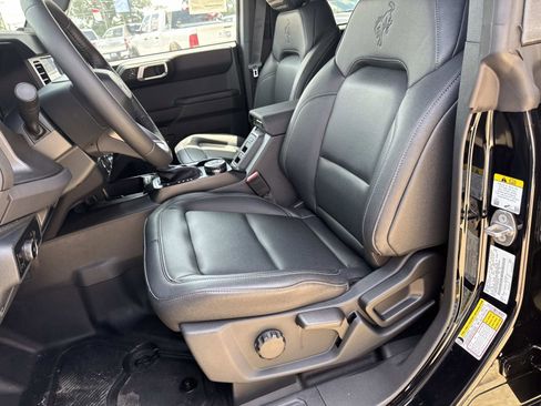 New 2025 Ford Bronco Badlands image 8