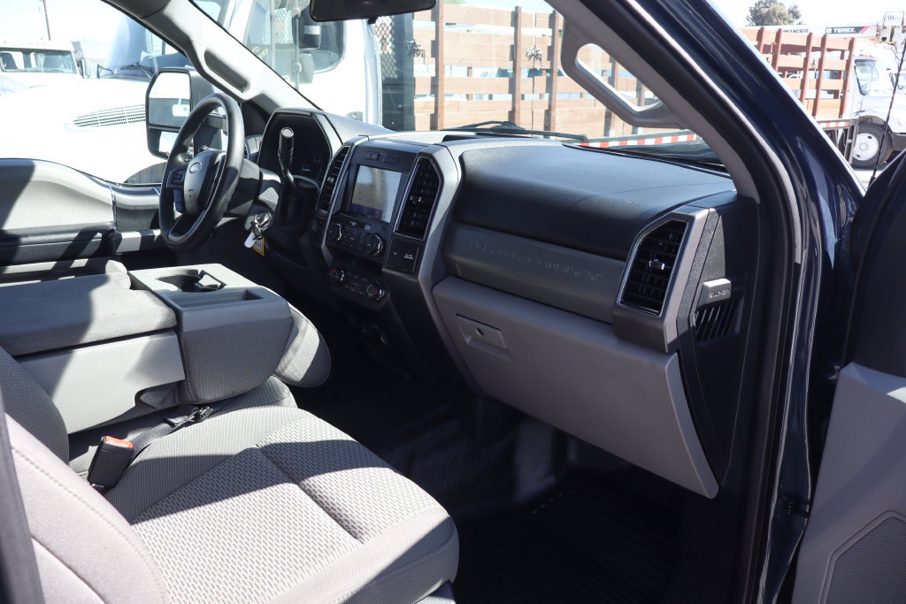 Used 2020 Ford F550 4x4 Crew Cab Super Duty w/ XLT Value Package image 48