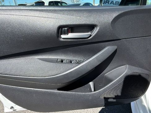 Used 2020 Toyota Corolla LE image 18