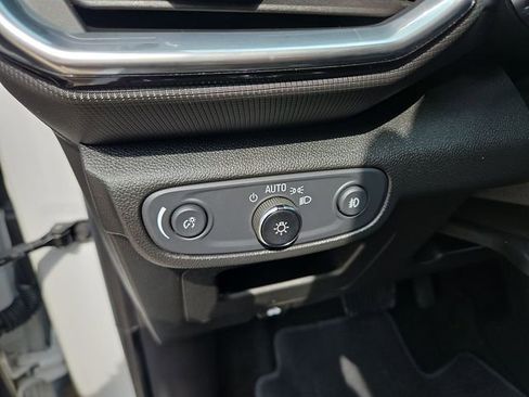 Used 2023 Chevrolet TrailBlazer LT w/ Convenience Package image 17