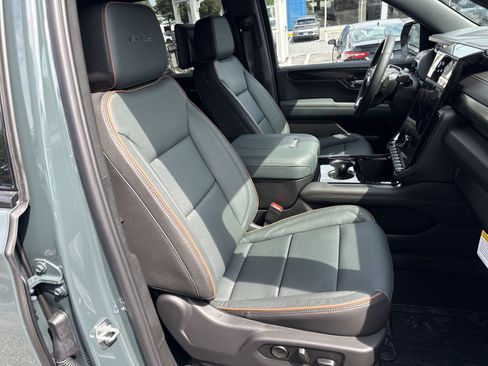 New 2026 GMC Yukon XL AT4 w/ AT4 Premium Plus Package AWD/4WD image 23