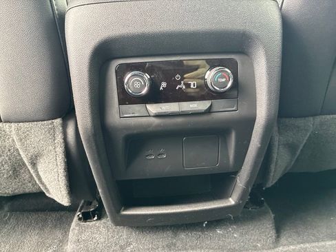 Used 2026 Chevrolet Traverse LT AWD/4WD image 23