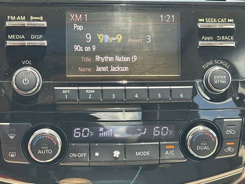 Used 2014 Nissan Altima 2.5 SL w/ Moonroof Package image 28