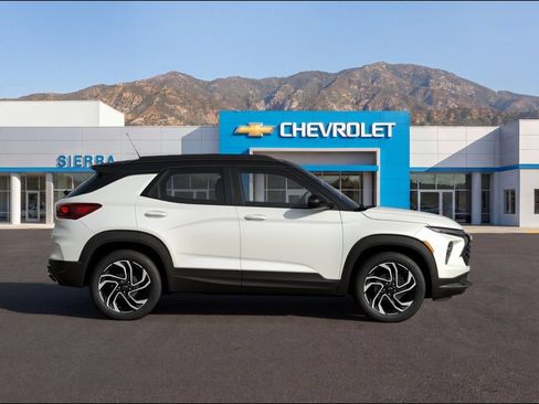 New 2026 Chevrolet TrailBlazer RS w/ Convenience Package FWD image 2