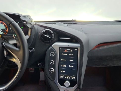 Used 2024 McLaren 750S Spider image 26