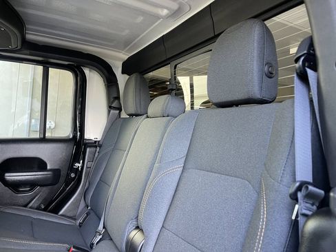 New 2026 Jeep Gladiator Sport AWD/4WD image 19