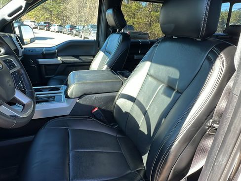 Used 2020 Ford F150 Lariat image 18
