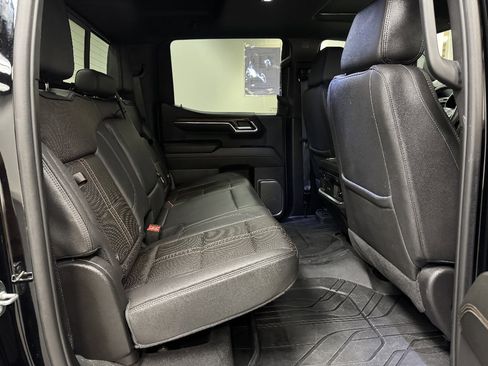 Used 2024 Chevrolet Silverado 1500 High Country w/ High Country Premium Package AWD/4WD image 12