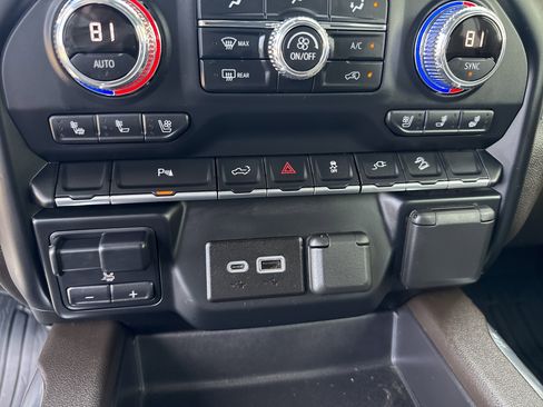 Used 2022 GMC Sierra 1500 SLT w/ SLT Premium Package image 17