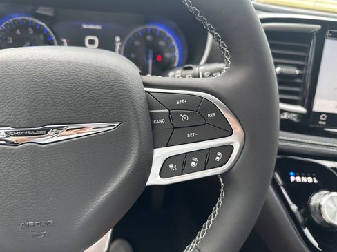 New 2026 Chrysler Pacifica Select image 66