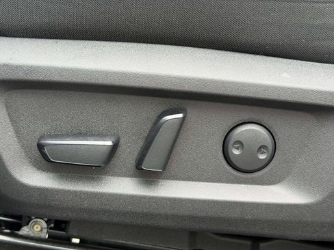 Used 2023 Nissan Rogue SV AWD/4WD image 17