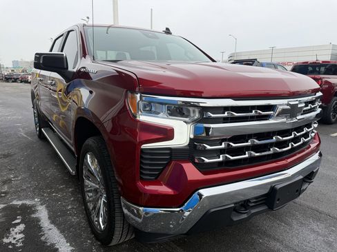 Used 2023 Chevrolet Silverado 1500 LT w/ Leather Package image 4