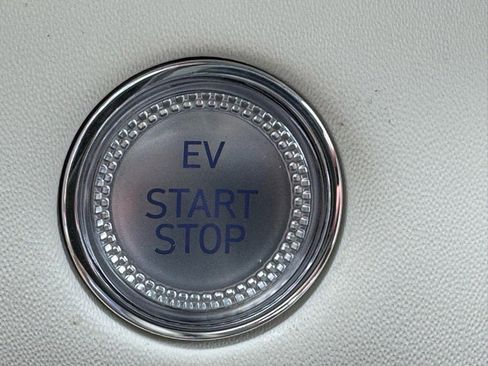 Used 2024 Genesis GV60 Advanced image 23