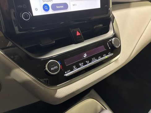 Used 2024 Toyota Corolla LE w/ LE Convenience Package image 21