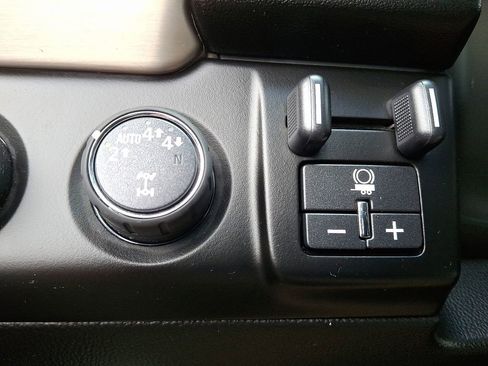 Used 2019 GMC Yukon Denali w/ Denali Ultimate Package image 27