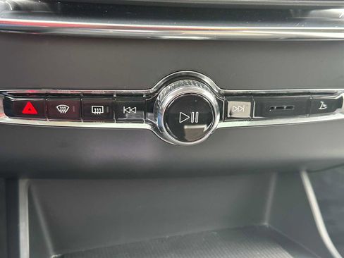 Certified 2025 Volvo XC90 B6 Plus image 34