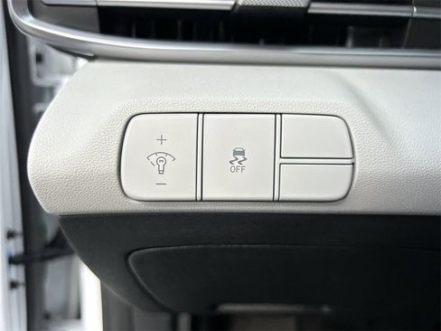 New 2026 Hyundai Elantra Limited image 25