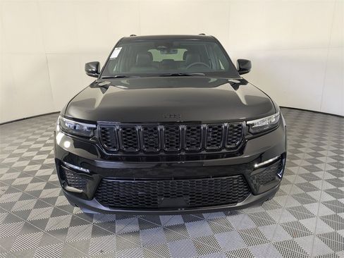 New 2025 Jeep Grand Cherokee Limited w/ Black Appearance Package image 2