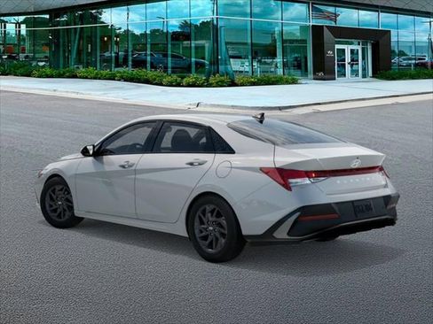 New 2026 Hyundai Elantra Blue image 5