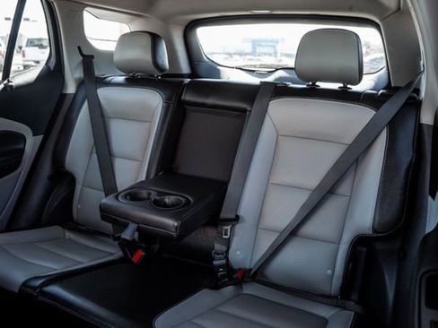 Used 2023 GMC Terrain SLT AWD/4WD image 29