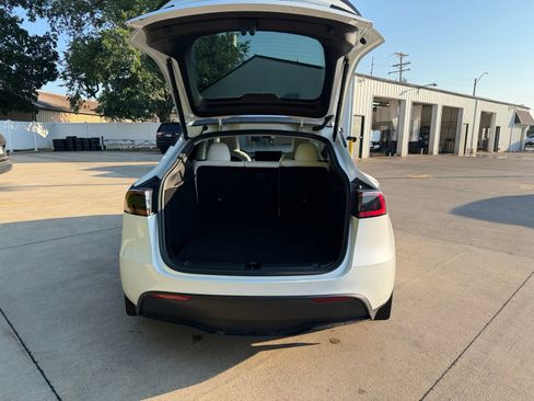 Used 2024 Tesla Model Y Performance AWD/4WD image 14