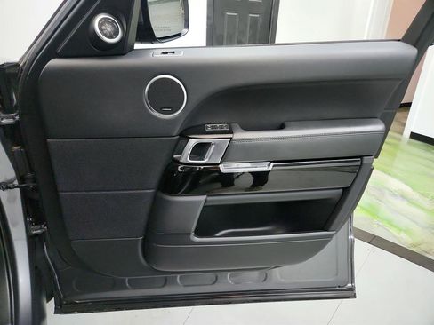 Used 2016 Land Rover Range Rover HSE image 29