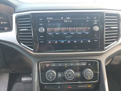Used 2022 Volkswagen Atlas Cross Sport SE AWD/4WD image 12