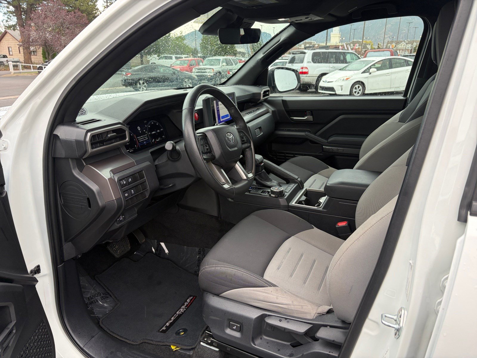 Used 2024 Toyota Tacoma TRD Off-Road AWD/4WD image 9
