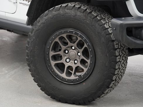 Certified 2021 Jeep Wrangler Unlimited Rubicon w/ Xtreme Recon 35" Tire Package image 4