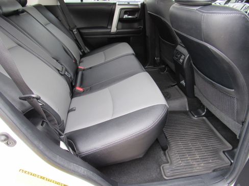 Used 2022 Toyota 4Runner SR5 Premium w/ Moonroof Package AWD/4WD image 40