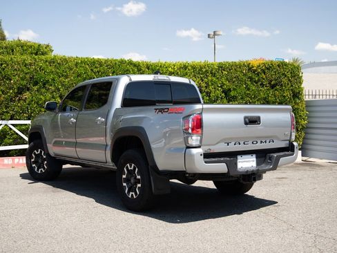 Used 2023 Toyota Tacoma TRD Off-Road w/ TRD Premium Off Road Package AWD/4WD image 9