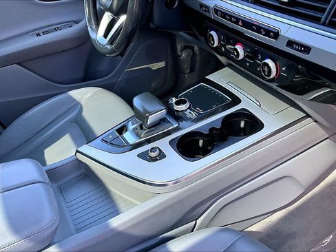 Used 2018 Audi Q7 2.0T Premium Plus w/ Premium Plus Package AWD/4WD image 28