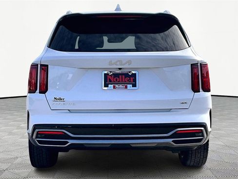 Used 2023 Kia Sorento SX image 4