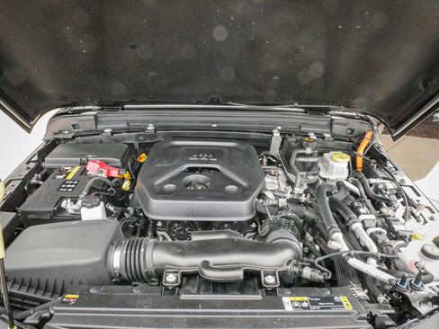 Used 2023 Jeep Wrangler Unlimited w/ Convenience Group AWD/4WD image 32