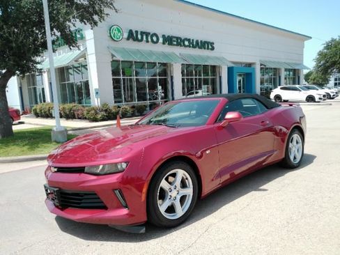 Used 2017 Chevrolet Camaro LT w/ Technology Package RWD image 2