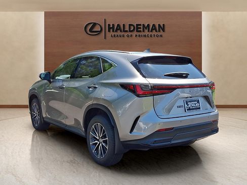 Used 2024 Lexus NX 350 AWD w/ Vision Package image 4