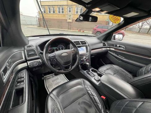 Used 2018 Ford Explorer Platinum image 11