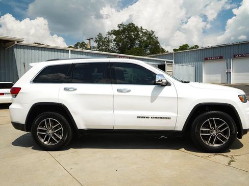 Used 2018 Jeep Grand Cherokee Limited w/ Trailer Tow Group IV AWD/4WD image 3