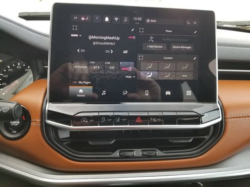 Certified 2025 Jeep Compass Limited AWD/4WD image 19
