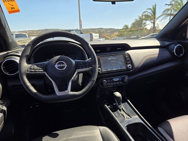 Used 2023 Nissan Kicks SR w/ SR Premium Package FWD image 8