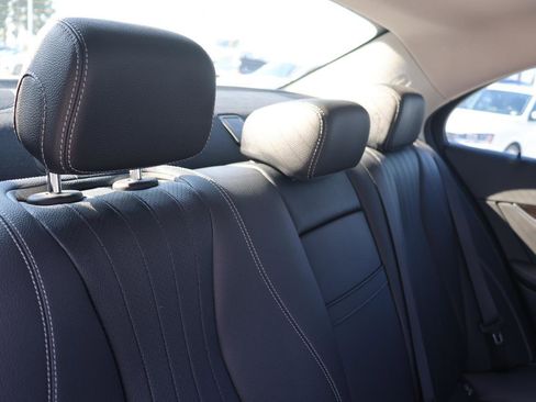 Used 2018 Mercedes-Benz E 300 image 23