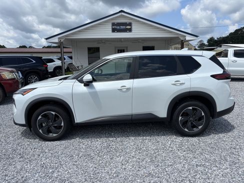 Used 2025 Nissan Rogue SV FWD image 2