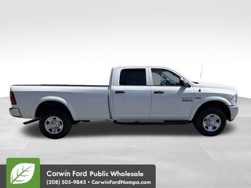 Used 2018 RAM 2500 Tradesman w/ Chrome Appearance Group AWD/4WD image 4