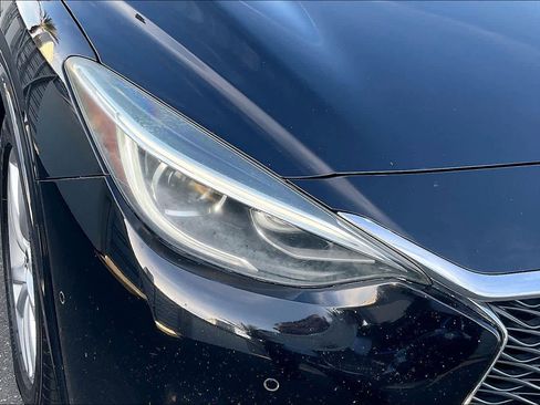 Used 2018 INFINITI QX30 Premium w/ Technology Package image 29