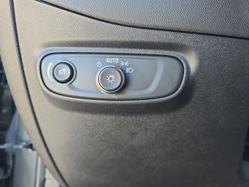 Used 2018 Chevrolet Equinox LT w/ Sun & Infotainment Package image 28