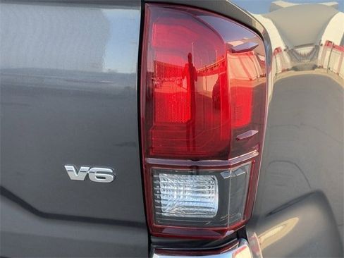 Used 2022 Toyota Tacoma SR5 image 6