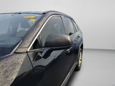 Used 2019 Toyota RAV4 LE FWD image 26