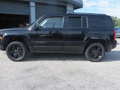 Used 2015 Jeep Patriot Sport w/ Power Value Group AWD/4WD image 9